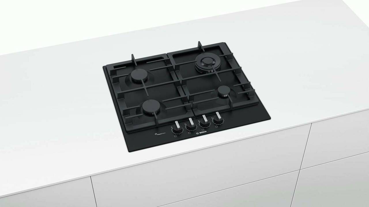 Встраиваемая газовая варочная панель Bosch PCH6A6B90R черный