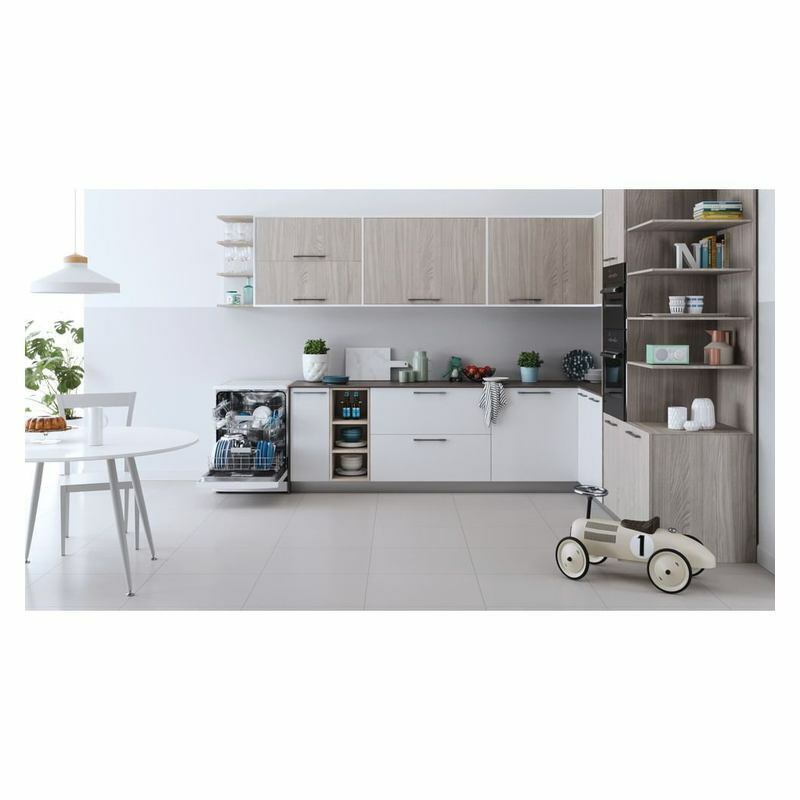 Посудомоечная машина Indesit DFC 2B+16 60см Белый